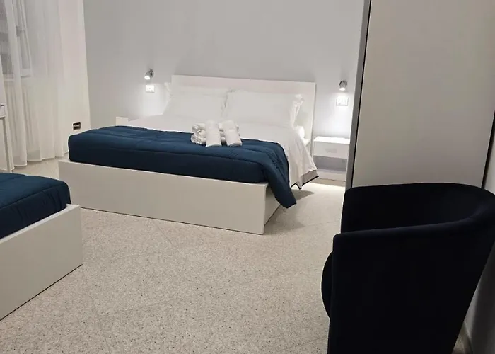 Mmm Train Station 2 ホームステイ メストレ