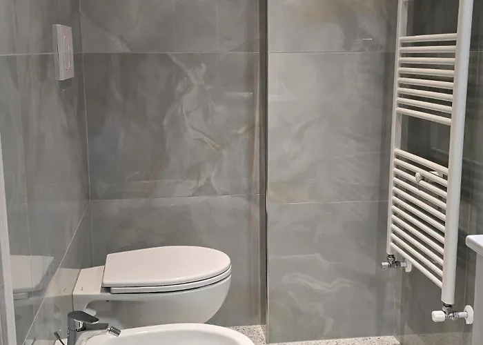 Mmm Train Station 2 ホームステイ メストレ