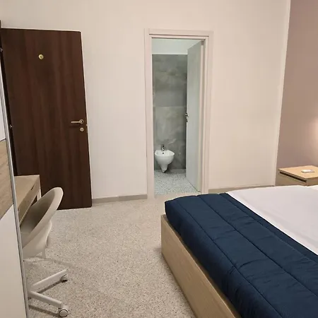 Rum i privatbostad Mmm Train Station 2 *