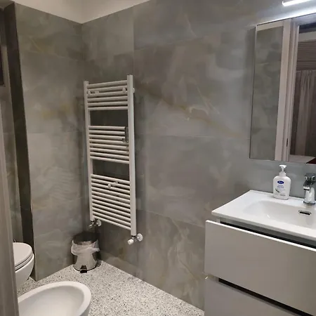 Δωμάτια σε οικογενειακή κατοικία Mmm Train Station 2 *