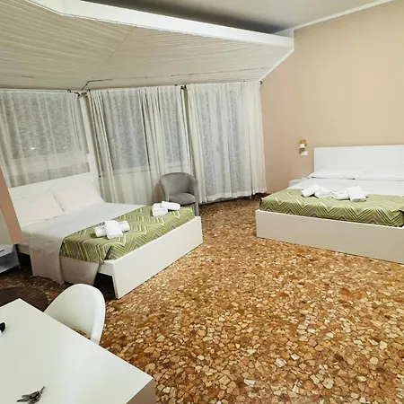 民宿 Mmm Train Station 2 *