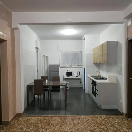 Homestay Mmm Train Station 2 *